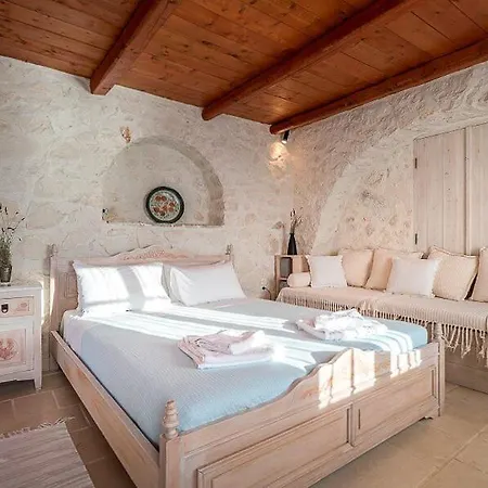 Sleeps 9 With Pool Air Con And Wifi *